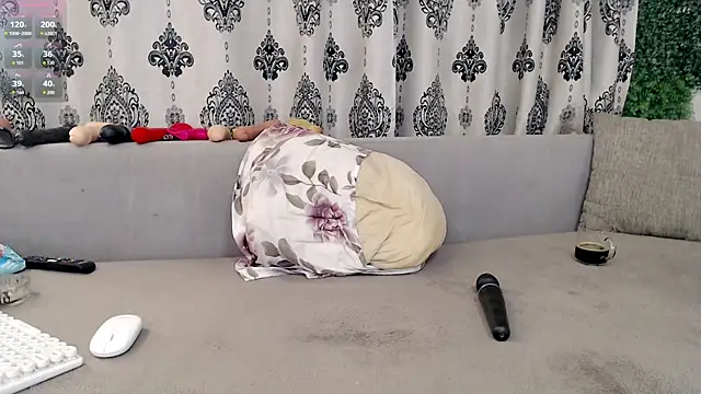 sweetdaiana23 online show from September 23, 2025, 12:50 am