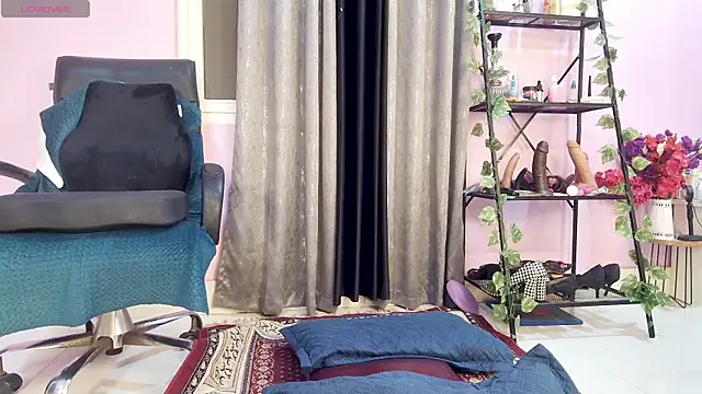 Naughty nightz online show from October 4, 2025, 4:41 pm