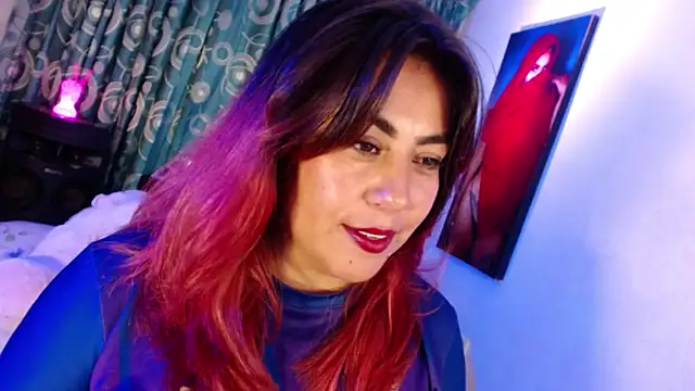 gatuwildhott online show from December 19, 2025, 8:44 pm