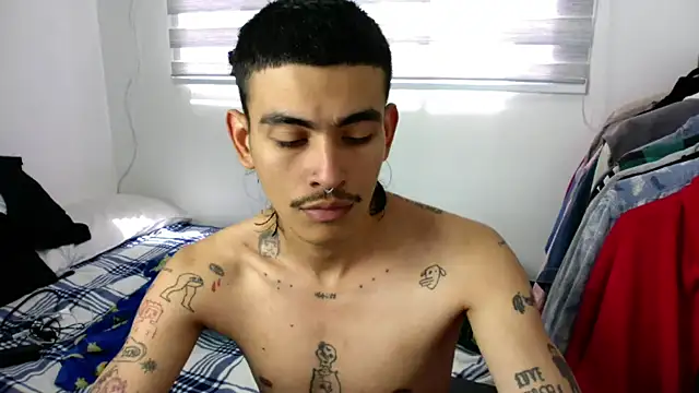 sorry-mom69 online show from September 21, 2025, 5:51 pm