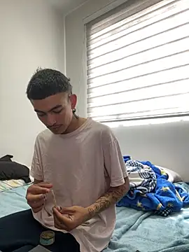 sorry-mom69 online show from November 16, 2025, 5:28 pm