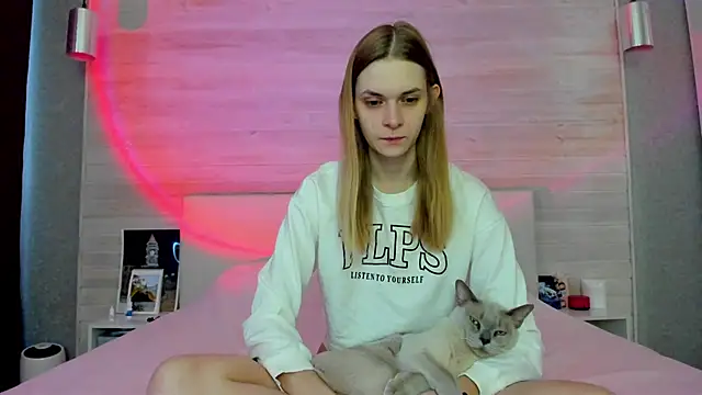 molly hunt  online show from April 3, 2026, 4:41 am