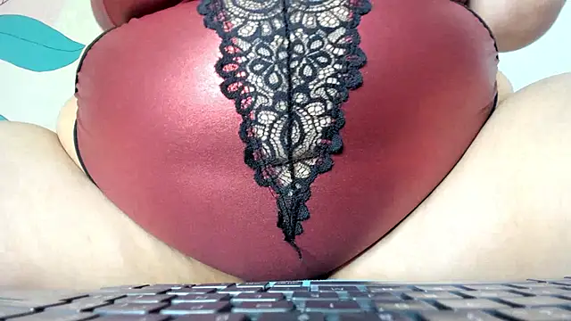 Snapshot of Alondra_zaaens chatting on February 19, 2025, 9:03 pm Alondra zaaens online show from February 19, 2025, 9:03 pm