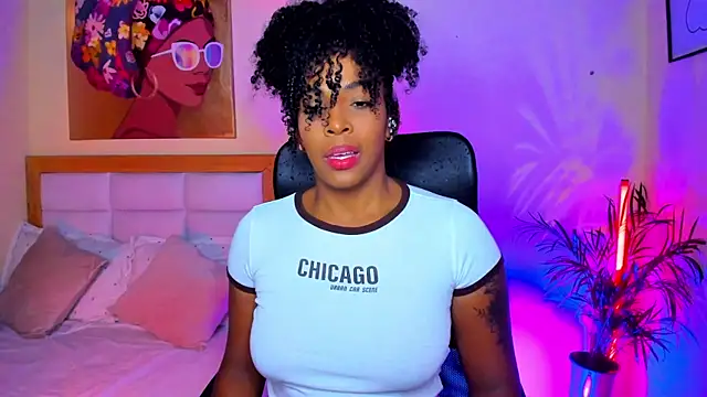 AitanaBrown  online show from April 4, 2026, 3:40 pm