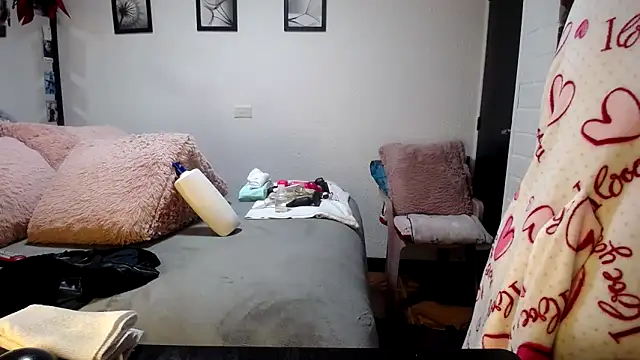 maturehoxx online show from March 1, 2025, 10:31 pm