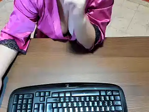 NikkiHolland online show from February 2, 2025, 8:45 am