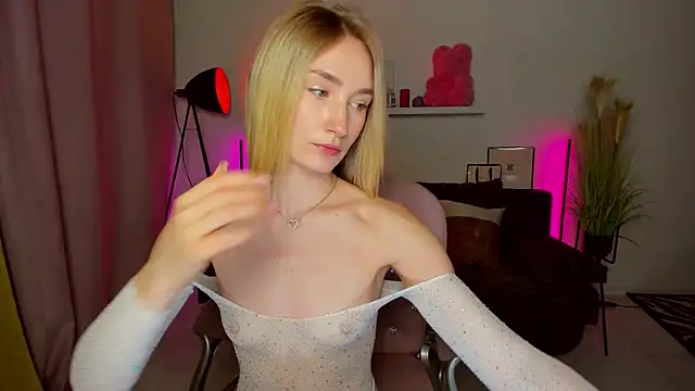 bella  rose online show from March 2, 2025, 12:25 pm