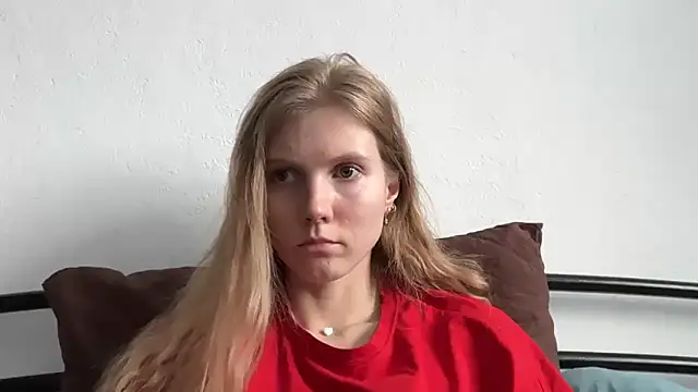 Snapshot of MaryMiton chatting on May 15, 2026, 8:56 am MaryMiton online show from May 15, 2026, 8:56 am