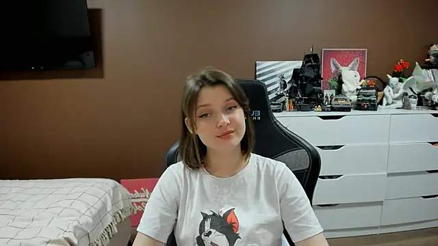 SoniNesti online show from July 16, 2026, 2:58 pm