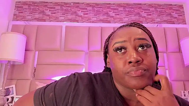 Snapshot of ShaniaBrownn chatting on May 20, 2026, 7:33 pm ShaniaBrownn online show from May 20, 2026, 7:33 pm