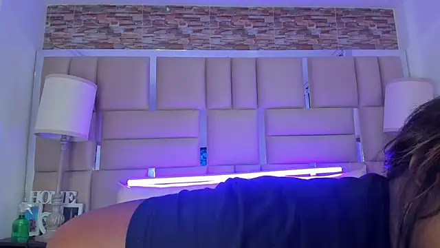 Snapshot of ShaniaBrownn chatting on October 10, 2025, 7:58 pm ShaniaBrownn online show from October 10, 2025, 7:58 pm