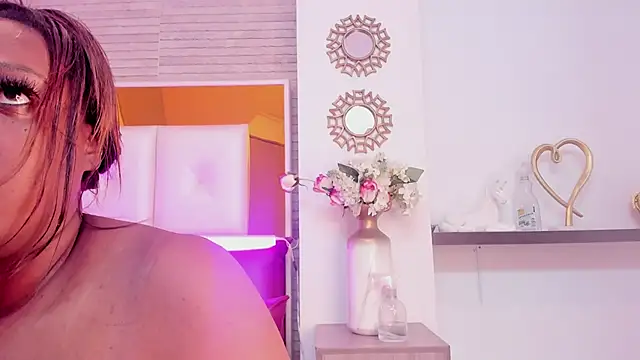 Snapshot of ShaniaBrownn chatting on November 1, 2025, 8:03 pm ShaniaBrownn online show from November 1, 2025, 8:03 pm