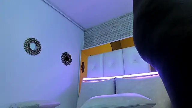 Snapshot of ShaniaBrownn chatting on March 22, 2025, 10:48 pm ShaniaBrownn online show from March 22, 2025, 10:48 pm