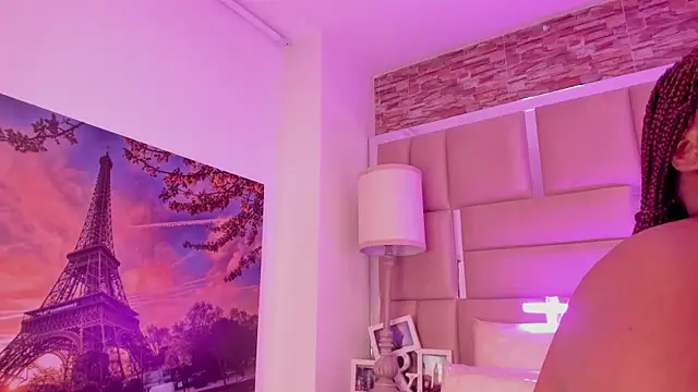 ShaniaBrownn online show from April 11, 2026, 7:39 pm