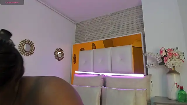 Snapshot of ShaniaBrownn chatting on March 6, 2025, 7:54 pm ShaniaBrownn online show from March 6, 2025, 7:54 pm