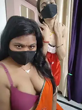 Snapshot of cutee__crazy chatting on July 10, 2026, 2:17 pm cutee crazy online show from July 10, 2026, 2:17 pm