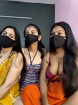 Snapshot of cutee__crazy chatting on May 3, 2026, 1:36 pm cutee crazy online show from May 3, 2026, 1:36 pm