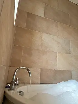 rippedbritish online show from April 15, 2026, 4:33 pm