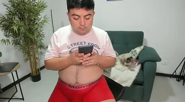 Snapshot of naughty_bear chatting on December 24, 2024, 6:44 am naughty bear online show from December 24, 2024, 6:44 am