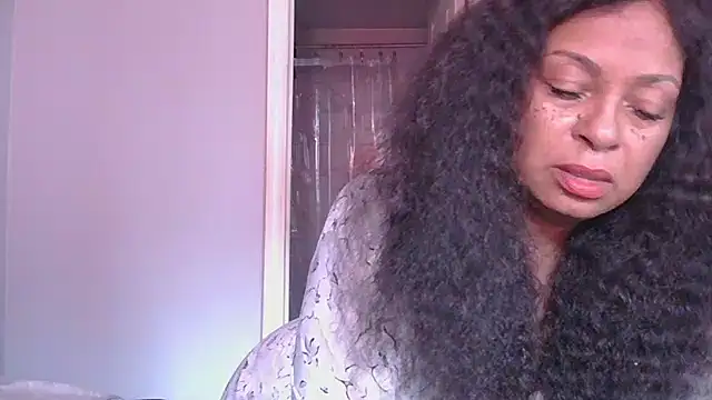 MSweetLindaParks online show from October 11, 2025, 4:52 pm