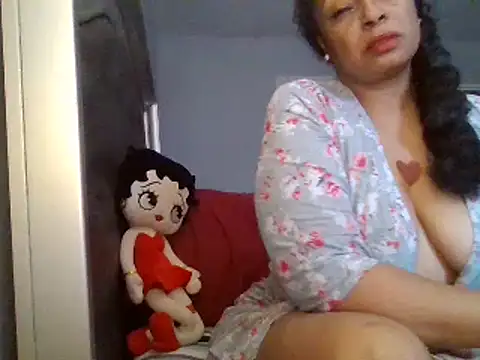 MSweetLindaParks online show from February 27, 2025, 7:26 pm