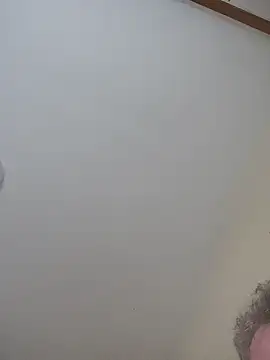 Hans04051972 online show from November 15, 2025, 1:37 pm