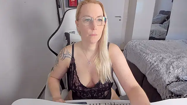 Sally Secret online show from February 3, 2025, 11:09 am