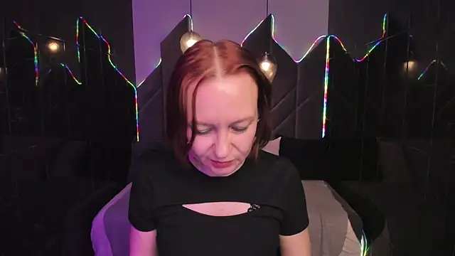 Snapshot of NikaGentle chatting on November 23, 2025, 5:39 am NikaGentle online show from November 23, 2025, 5:39 am