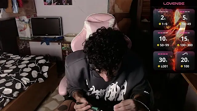 Snapshot of Apolo_S chatting on February 3, 2026, 5:05 am Apolo S online show from February 3, 2026, 5:05 am