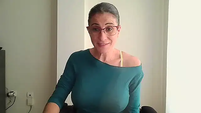 Sanada hot online show from October 15, 2025, 1:30 pm