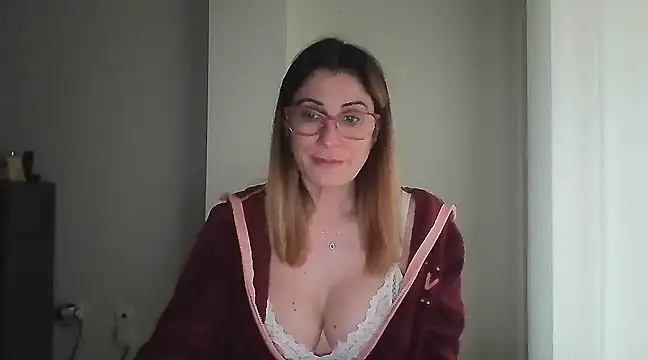 Sanada hot online show from January 17, 2025, 3:43 pm