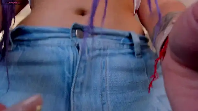 ToriCrossX online show from February 25, 2025, 4:04 pm