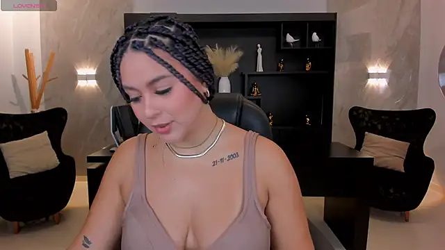 ToriCrossX online show from February 27, 2025, 12:56 pm