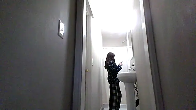 petitedoll29 online show from November 18, 2025, 8:23 pm