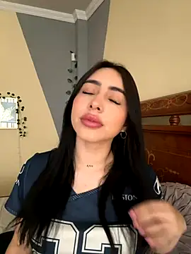 isabella jade online show from October 20, 2025, 1:22 pm