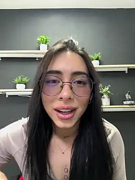 isabella jade online show from November 8, 2025, 1:14 pm