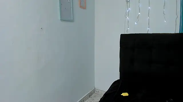 isabella jade online show from March 8, 2025, 10:02 pm