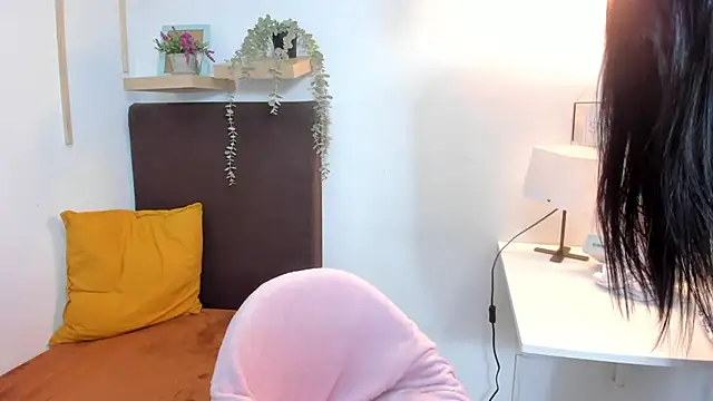 isabella jade online show from March 15, 2025, 9:49 pm