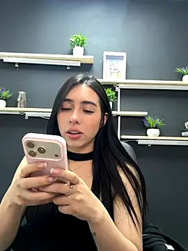 isabella jade online show from November 29, 2025, 11:05 pm