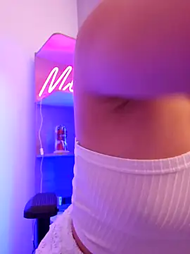 miaeyes online show from January 14, 2025, 6:38 pm