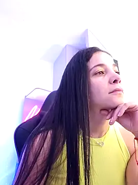 miaeyes online show from January 11, 2025, 1:32 pm