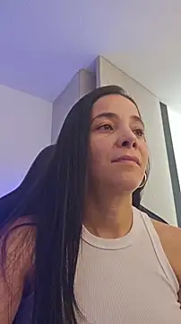 miaeyes online show from November 15, 2025, 2:21 pm