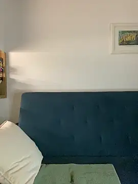 Snapshot of Nicole-Ray chatting on November 14, 2025, 8:29 am Nicole-Ray online show from November 14, 2025, 8:29 am