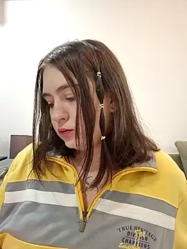 Snapshot of Yammy_Yumi chatting on November 6, 2025, 4:16 am Yammy Yumi online show from November 6, 2025, 4:16 am