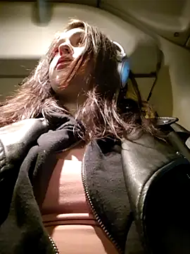 Snapshot of Yammy_Yumi chatting on February 25, 2025, 5:51 pm Yammy Yumi online show from February 25, 2025, 5:51 pm