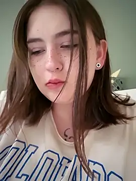 Snapshot of Yammy_Yumi chatting on November 30, 2025, 5:08 am Yammy Yumi online show from November 30, 2025, 5:08 am