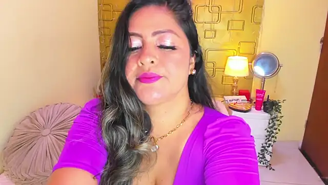 Julia Haye online show from April 11, 2026, 3:36 am