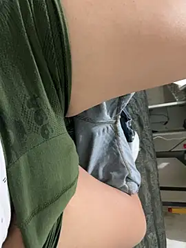 elvis0966 online show from February 1, 2025, 4:46 am