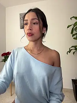 SelenaStone online show from October 1, 2025, 9:18 pm