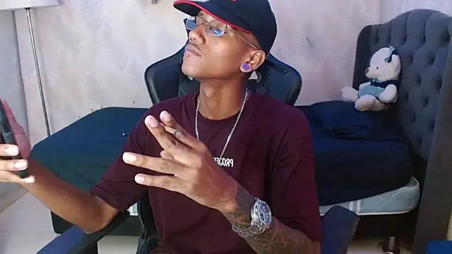 ManSant online show from October 8, 2025, 2:07 pm